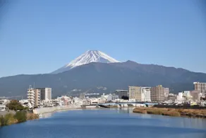 Uocho Kuranoue (Riverside villa on warehouse) - Image 3