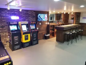 The Barcade @ Fairlawn Heights near Avalon resort - Image 2
