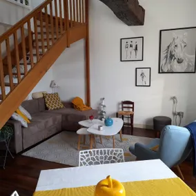 Cozy house with private courtyard - Image 5
