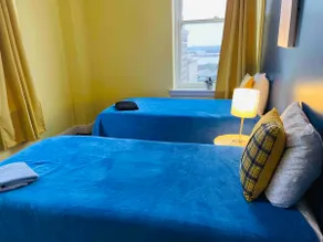 Two Bedroom Apt with 4 twins or converted 2 kings! - Image 2