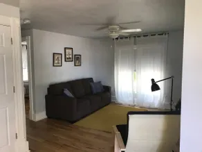 Bright airy 2 bedroom apartment - Yellow Door - Image 3