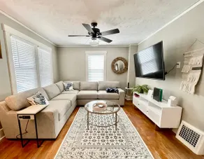 Central & Cozy home near Field Club, Fenced yard - Image 2