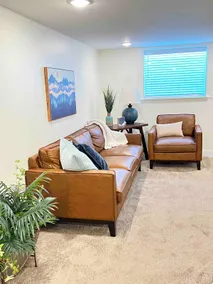 2 Bedrooms, Kitchen & Laundry: Perfect Location! - Image 2
