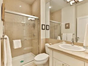 Sleeps 6, 2 bedrooms , 2 baths. - Image 3