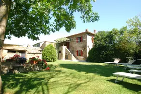 Villa il Giuggiolo, gammelt landsted med pool ved Azienda Fontelunga - Image 2