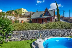 Casa de madeira aconchegante com piscina - Image 4