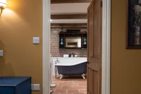 Goose Feather Barn, Wedmore luxury cottage for two - Image 3