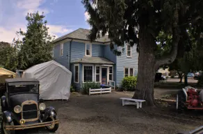 Ole Tyme B&B Warm setting with a country feel. - Image 4