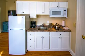 NoCo Village Ground Floor for 3! - Image 3