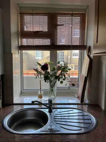 Comfortable cosy cream central, 2 bedroom home. - Image 3