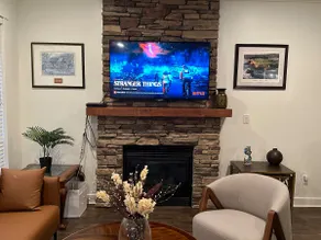 Super Cozy 5 Bedroom Entire House in Ladner - Image 2
