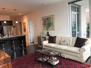 JUST BREATHE:Bright, airy downtown condo w/parking - Image 5
