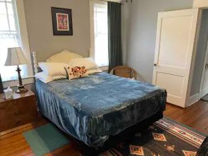 Cheerful 2 bedroom home in Midtown. - Image 3