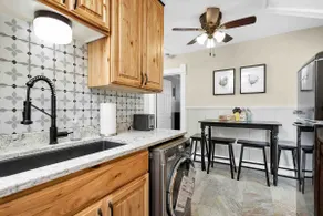 Rare Find, Cozy Downtown Loft with Capital Views - Image 2