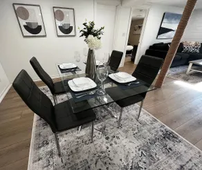 Spacious private suite, movie room & free parking! - Image 3