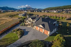 Sunny and Quiet Suite in Wanaka - Image 4