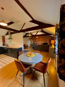 Large luxury 1 bedroom suite in a beautiful garden - Image 5
