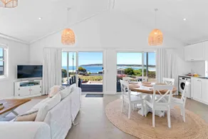 Magnolia - NEW Hampton style holiday home - Image 2