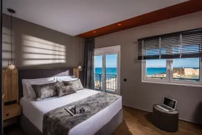EverBlue Apt | Sea & Old Port View | City Center - Image 5