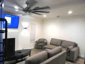 Newly Renovated 3br. Modern Spanish Casita - Image 2