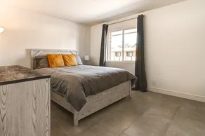 Luxury Old Town 2BR/2BA • AC • 2 Pools • Parking - Image 5