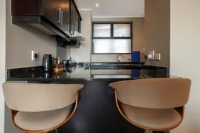 Modern 2Bed Waterfront Retreat: No Load shedding - Image 4