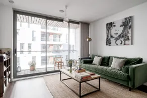 Luxury design-led apartment in Titanic Quarter - Image 2