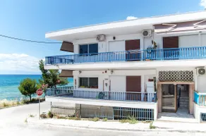 Seafront 2 bedrooms apartment - Image 3