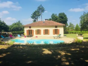 Idyllic setting with large private pool - Image 3