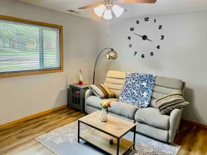 Lovely 2-bedroom apartment remodeled - Image 3
