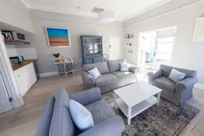 Sweet & Chic self contained one bed apartment - Image 3