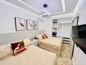 Alicia 1-C *Modern 2BR/2BA – Pool Access - Image 4