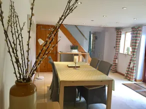 Cotswold cottage 2 bedrooms,2 Bath, sleeps four - Image 4