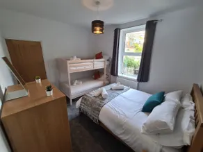 Beautiful Seaside Apartment With Parking - Image 4