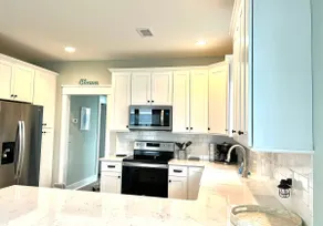 Brand New Beach House with huge private pool! 2-minute walk to the Beach ⭐️⭐️⭐️⭐️⭐️ - Image 4