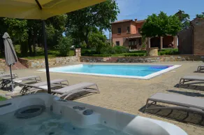 Podere Il Borgo - Villa with pool near Lucignano - Image 2
