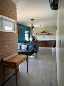 One of the best areas, 10 minutes from bridges and downtown - Image 2