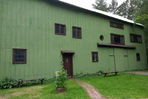 Sunflower Suite at Seymour Station - Image 4