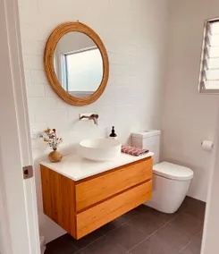 Boomerang Beach upstairs studio apartment - Image 2