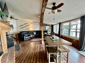 Lake Life Retreat - Image 2