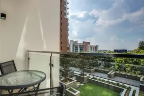 Comfortable and Stylish in Rosebank - Image 4