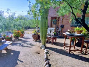 Knightly's Guesthouse - Image 5