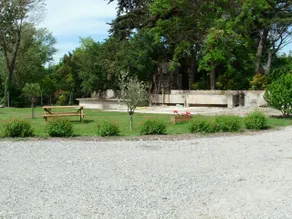 Country house with air conditioning and swimming pool - Image 3