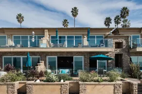 Stunning Seahorse Villa Beachfront Luxury with AC - Image 2
