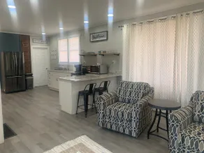 Fresh Remodel Modern-Home Walking Dist. 2 Hospital - Image 2