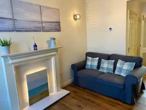 Flamborough Rock House & Cottage - village centre location - sleeps 12 - Image 4