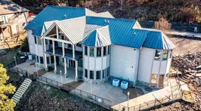 Gorgeous Views Spacious Lakefront Multifamily Fun  - Image 2