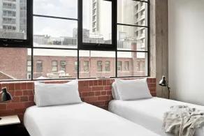 NYC-Style, CBD Paris End – Ample Space and Balcony - Image 4