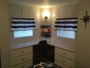 Lakefront Boat House style mobile home - Image 5