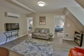 Unique Midtown Upper Level Suite - Image 2
